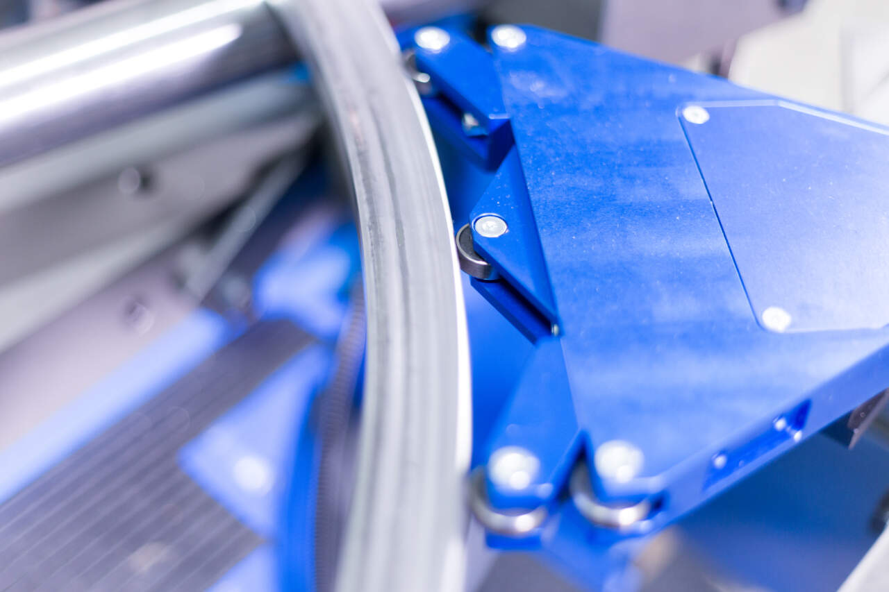 PBT Profile bending machine PBT25® - Automatic radius measurement (detail)