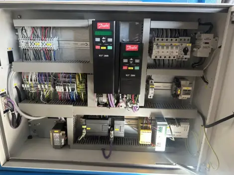 PBT25 PC300 JG 2008 Schaltschrank
