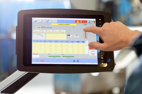 PBT Tablet350 - Control for profile bending machines - Detail